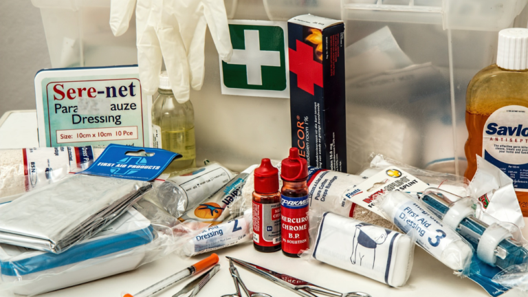 WHAT TO PUT IN A CAMPING FIRST AID KIT